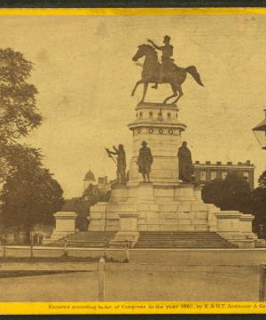 Washington Monument, in the Capitol grounds, Richmond, Va. The statues around the centre [sic] base are those of Patrick Henry, Thomas Jefferson & Mason. 1861-1865