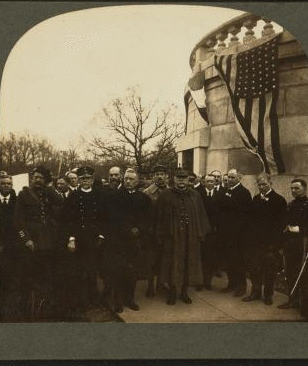 Marshal Joffre, [Ex-Premier] Viviani, [Admiral] Chocheprat and [Lieut. Col.] Jean Fabry - French War Commission - with Gov. Lowden and State officials at tomb of Lincoln, Springfield, Illinois. [May 7, 1917] 1870?-1917 1917