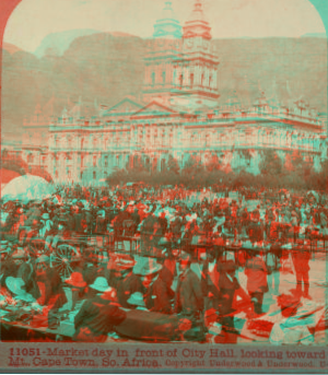 Market day in front of City Hall, looking toward Table Mt., Cape Town, So. Africa. [ca. 1900]