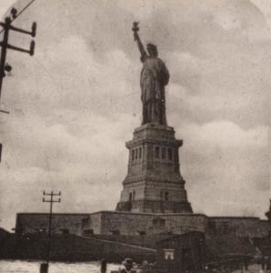 Bartholdi statue, Bedloe's Island, New York Harbor [The Statue of Liberty]. 1865?-1910? [ca. 1900]